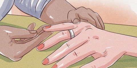 Såga en ring från ditt finger
