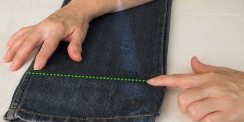 Fålla ett par jeans