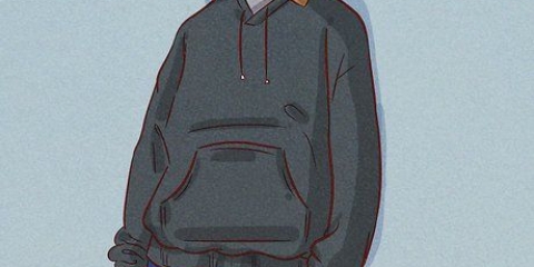 Bär en hoodie som är för stor