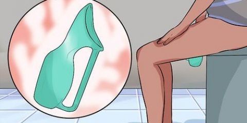 Använder en kvinnlig urinal