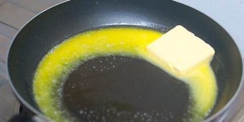 Göra ägg benedictus