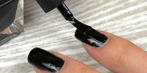 Använd vanligt nagellack och uv gellack tillsammans