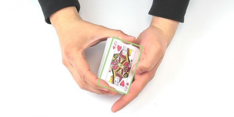 Gör magiska trick med kort