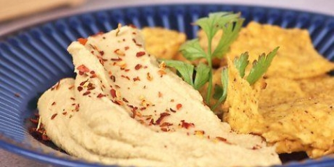 Förbereder hummus