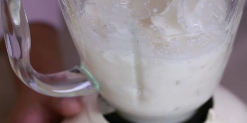 Göra glass med mjölk i en mixer