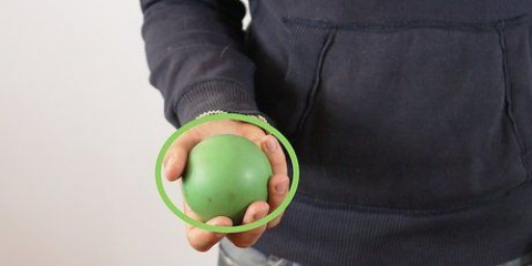 Jonglerar med tre bollar