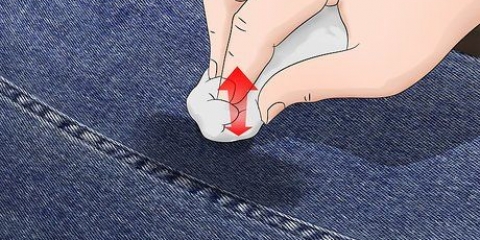 Hur man tar bort oljefläckar från jeans