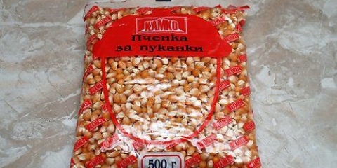 Gör popcorn i en panna