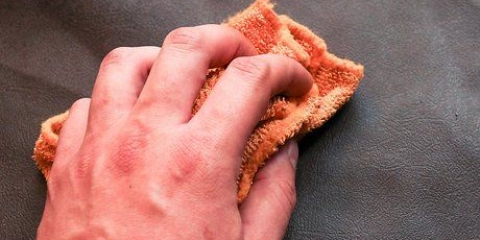 Få ut fett och olja från din bilinteriör