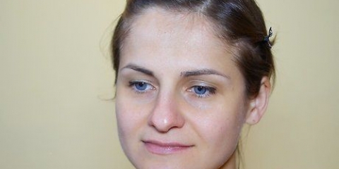 Applicera flytande foundation