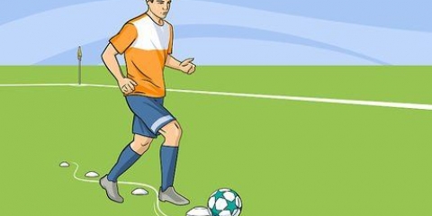 Spela fotboll