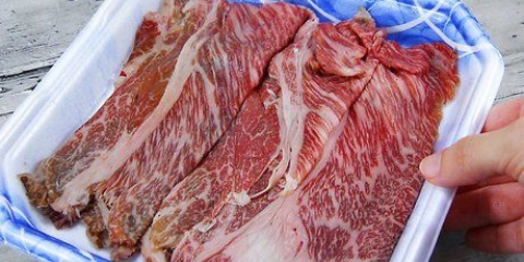 Förbereder wagyu-biff