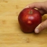 Skär ett äpple i skivor