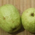 Äter en guava