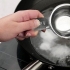 Smörj om en non-stick panna