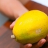 Köp en mogen papaya