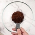 Göra en skrubb med socker och kaffe
