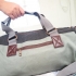 Packar en strandväska