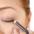 Applicera en bevingad eyeliner