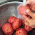 Förbered röd potatis